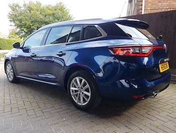 Used Renault Megane 2017 for sale - 76009772: Photo