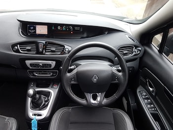 Used Renault Scenic 2016 for sale - 76009752: Photo