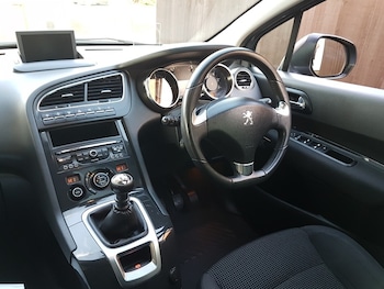 Used Peugeot 5008 2016 for sale - 76009585: Photo