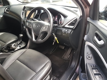 Used Hyundai Santa Fe 2014 for sale - 76010027: Photo