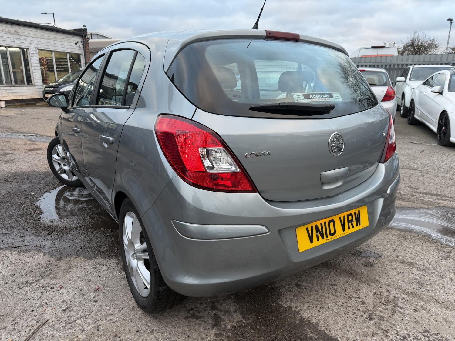 Used Vauxhall Corsa 2010 for sale - 77055752: Photo 2