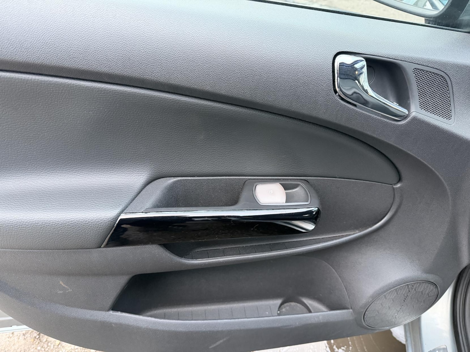 Used Vauxhall Corsa 2010 for sale - 77055752: Photo 29