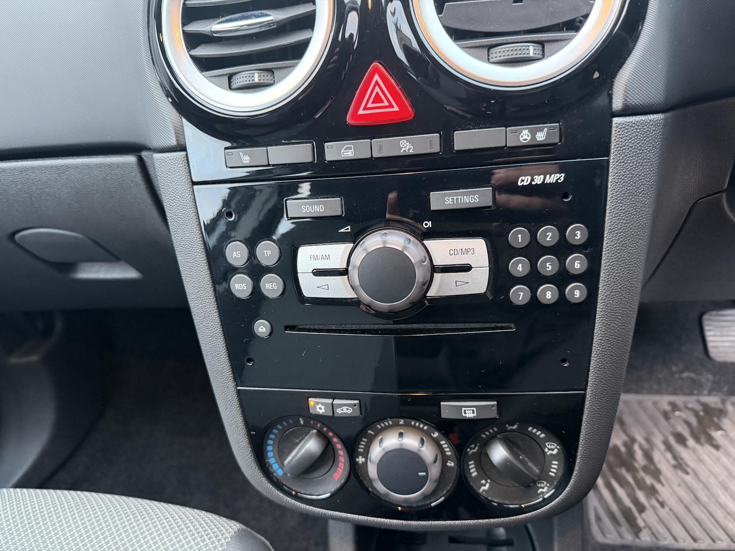 Used Vauxhall Corsa 2010 for sale - 77055752: Photo 44