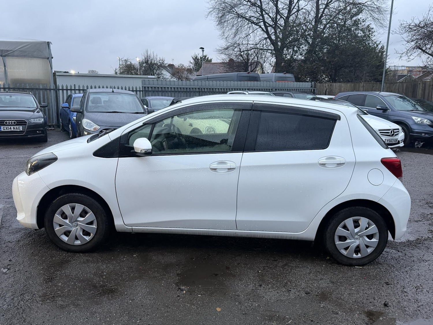 Used Toyota Yaris 2014 for sale - 76882185: Photo 12