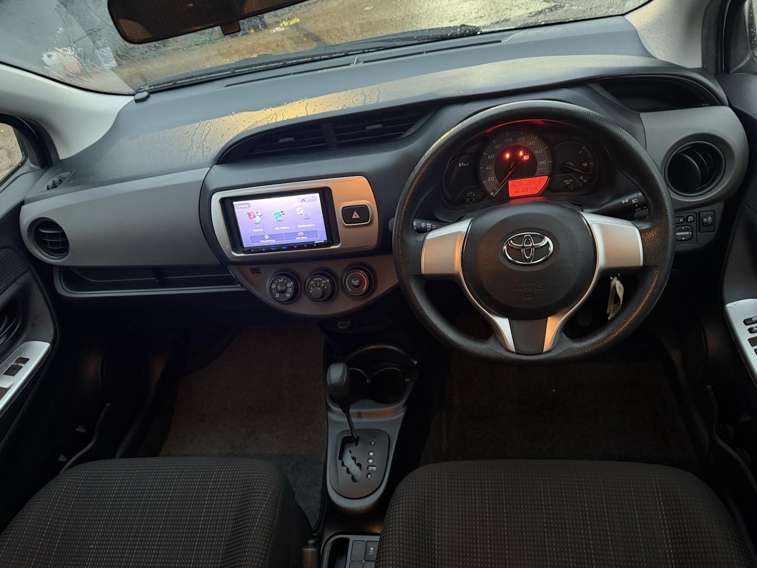 Used Toyota Yaris 2014 for sale - 76882185: Photo 21