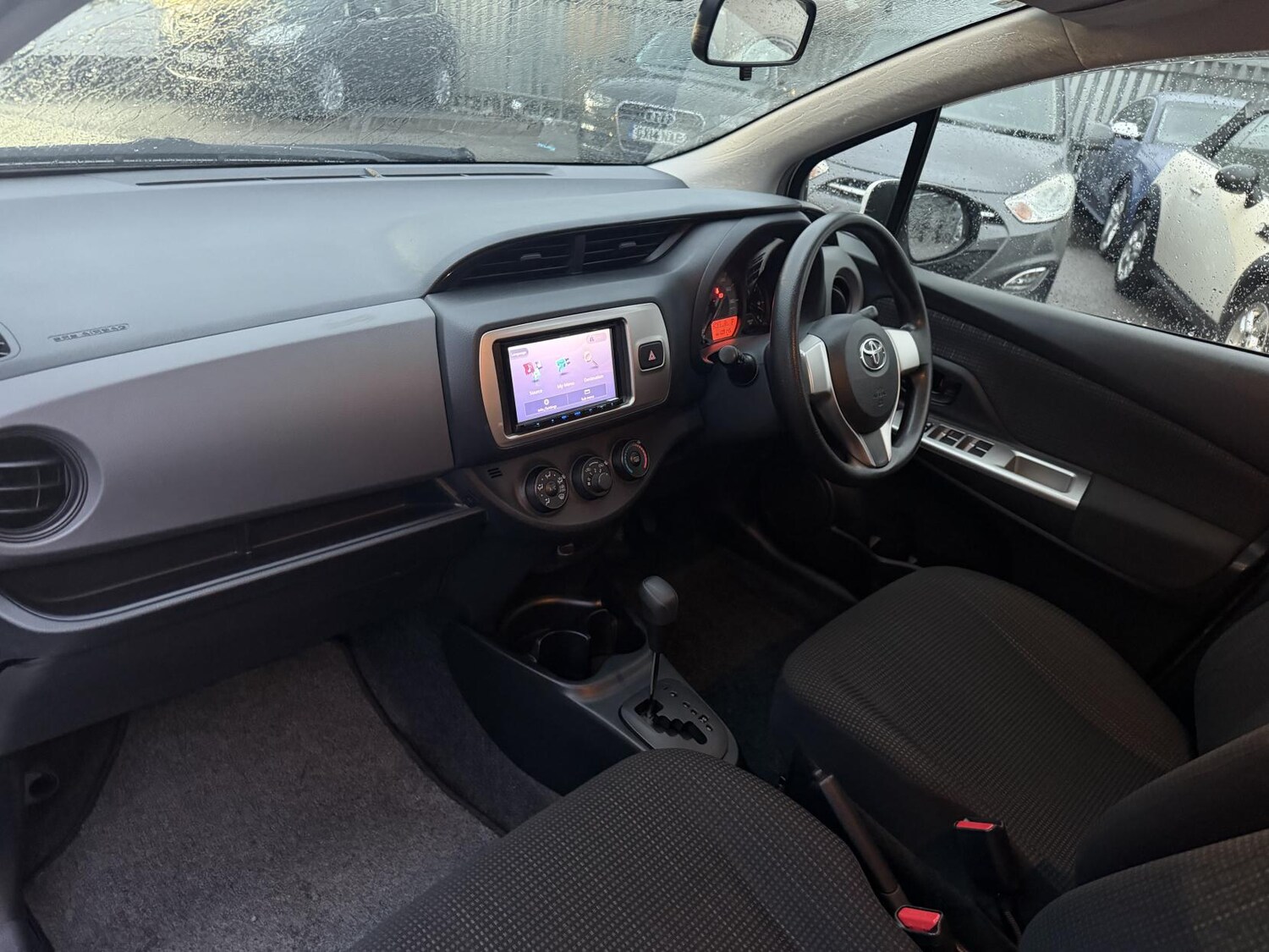 Used Toyota Yaris 2014 for sale - 76882185: Photo 31