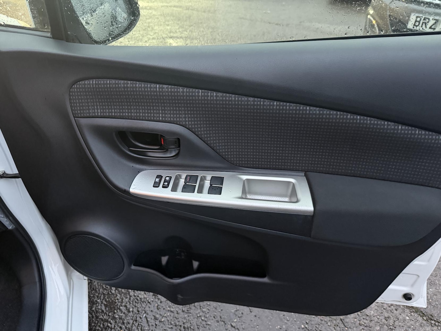 Used Toyota Yaris 2014 for sale - 76882185: Photo 36