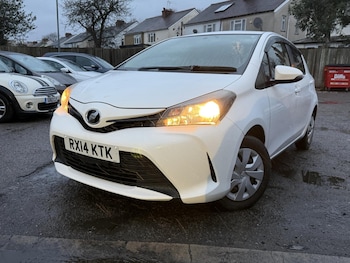 Used Toyota Yaris 2014 for sale - 76882185: Photo