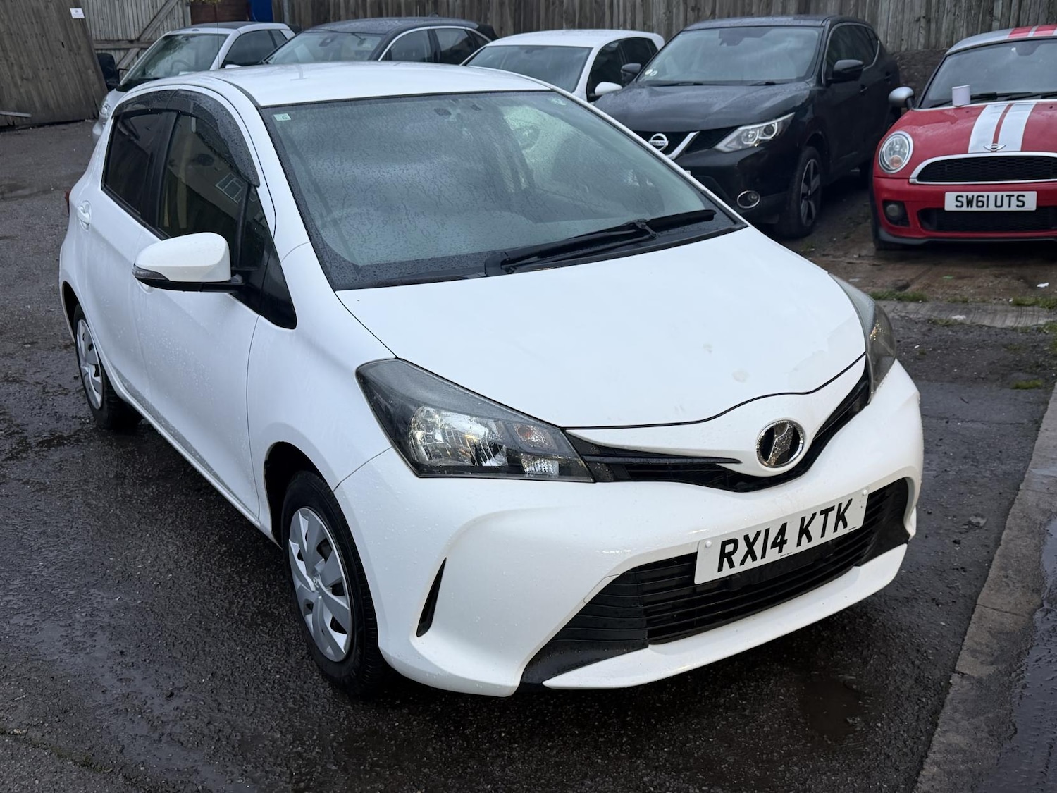 Used Toyota Yaris 2014 for sale - 76882185: Photo 5