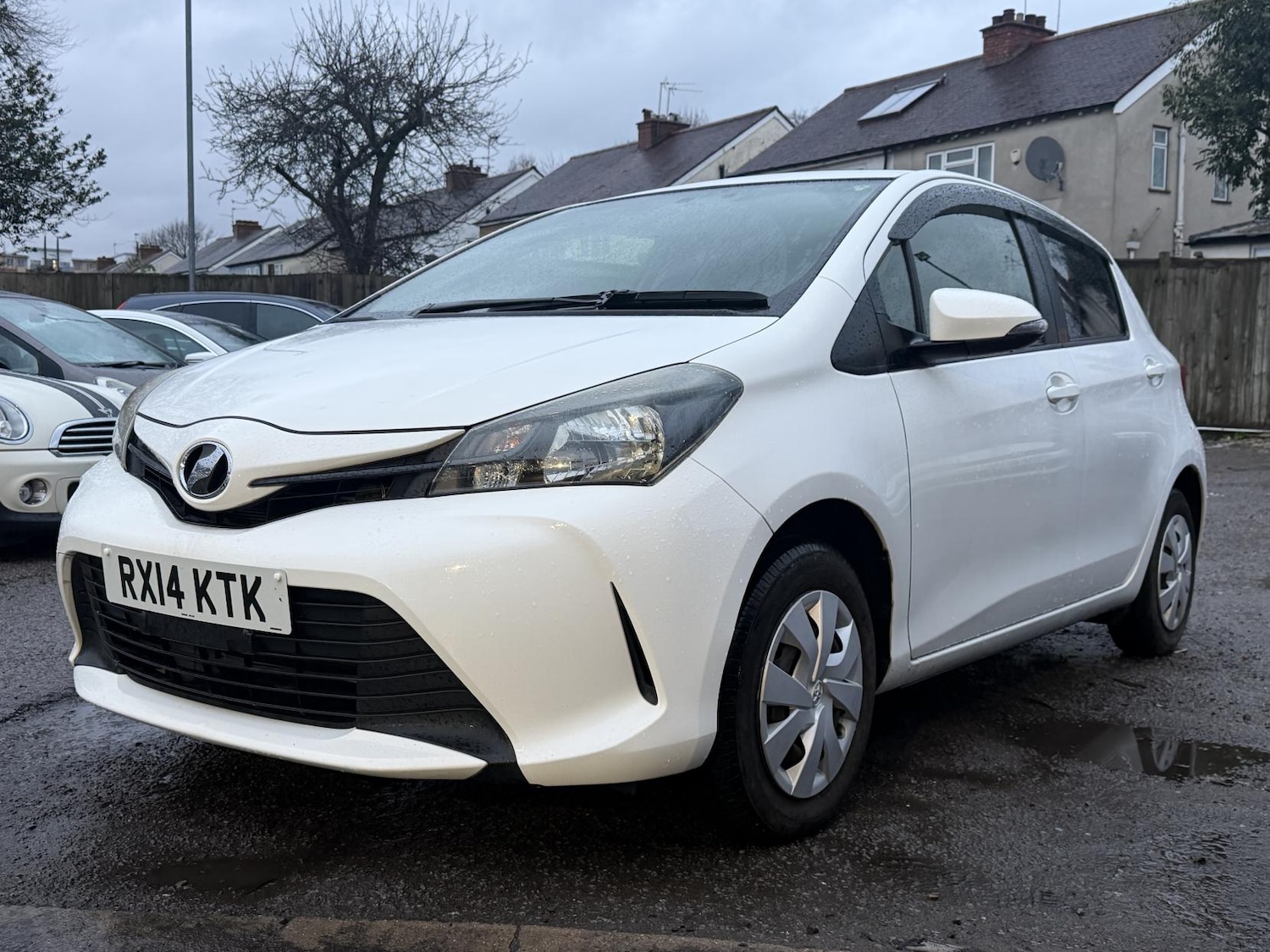 Used Toyota Yaris 2014 for sale - 76882185: Photo 8