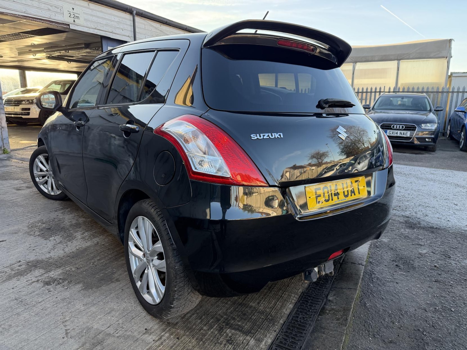 Used Suzuki Swift 2014 for sale - 76762226: Photo 2