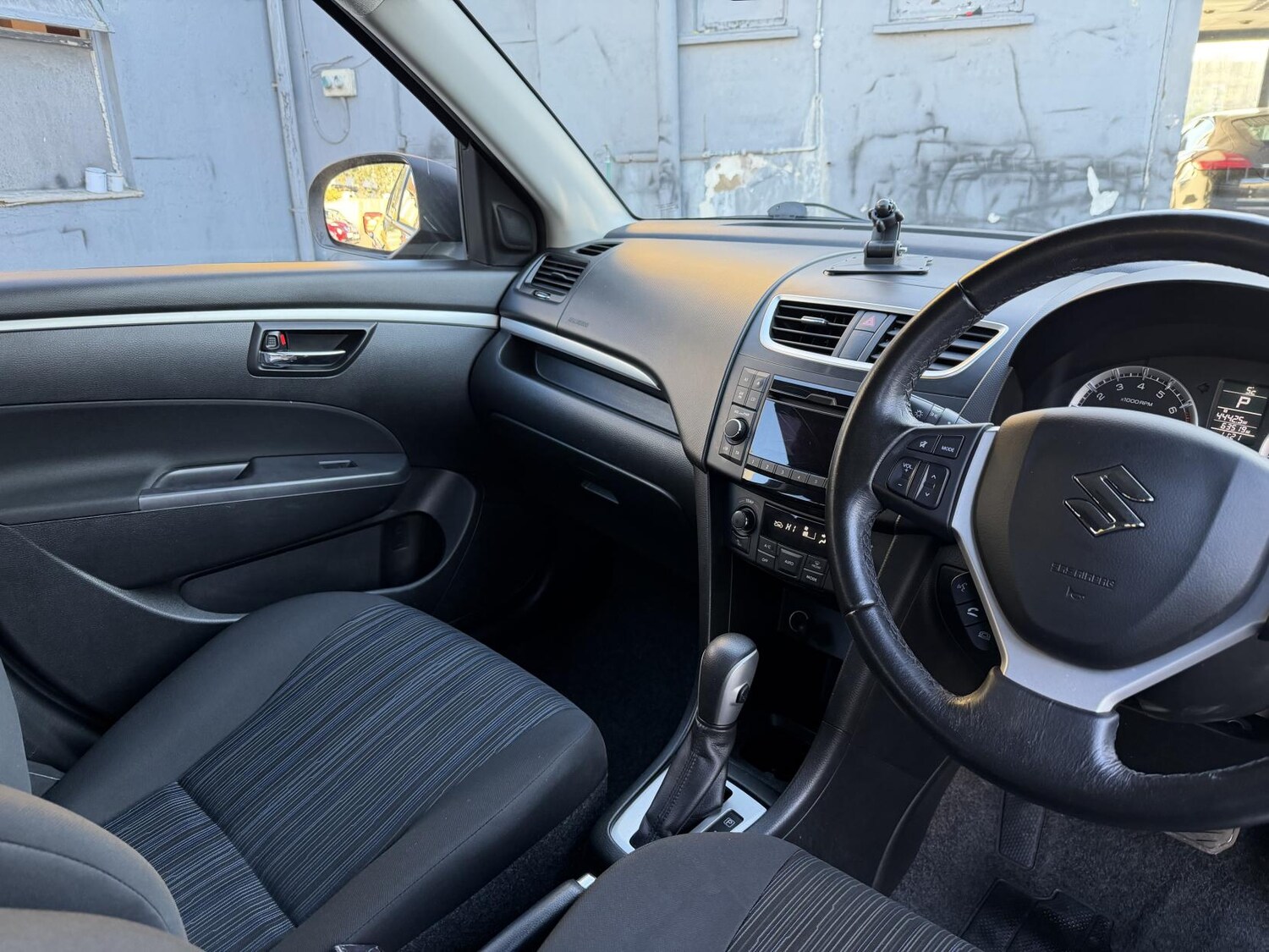 Used Suzuki Swift 2014 for sale - 76762226: Photo 37