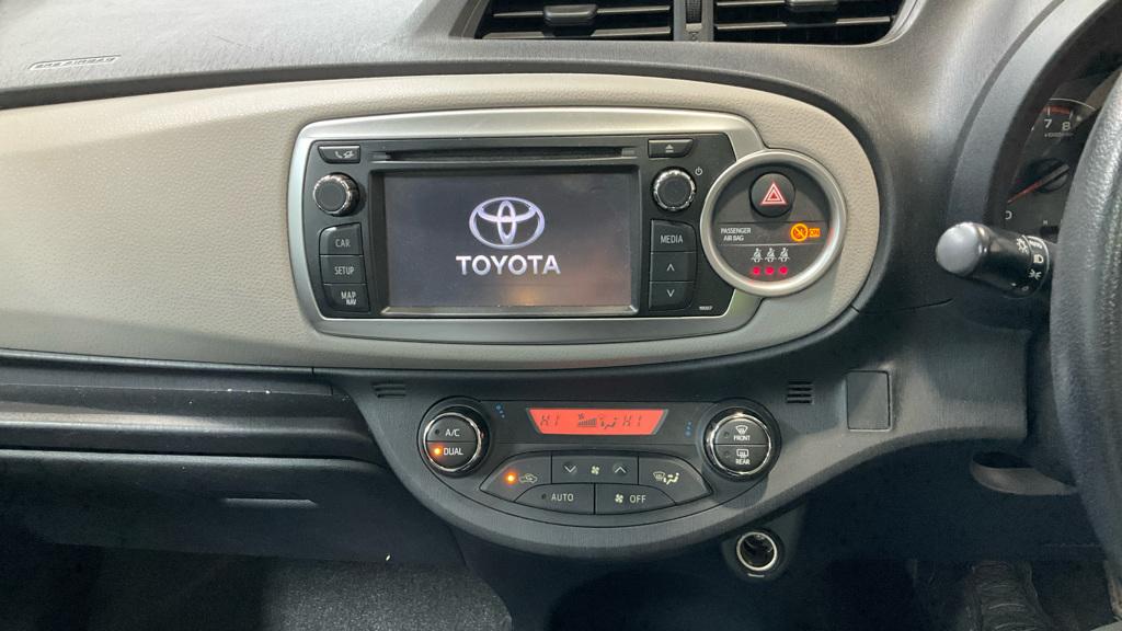 Used Toyota Yaris 2012 for sale - 77015197: Photo 11