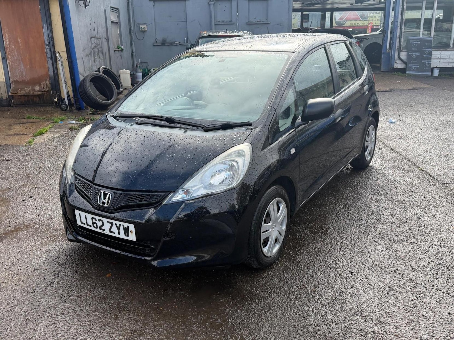 Used Honda Jazz 2012 for sale - 76948941: Photo 12