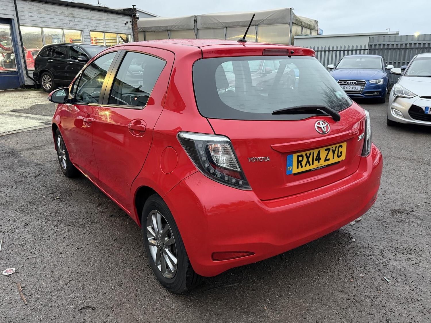 Used Toyota Yaris 2014 for sale - 76762215: Photo 11