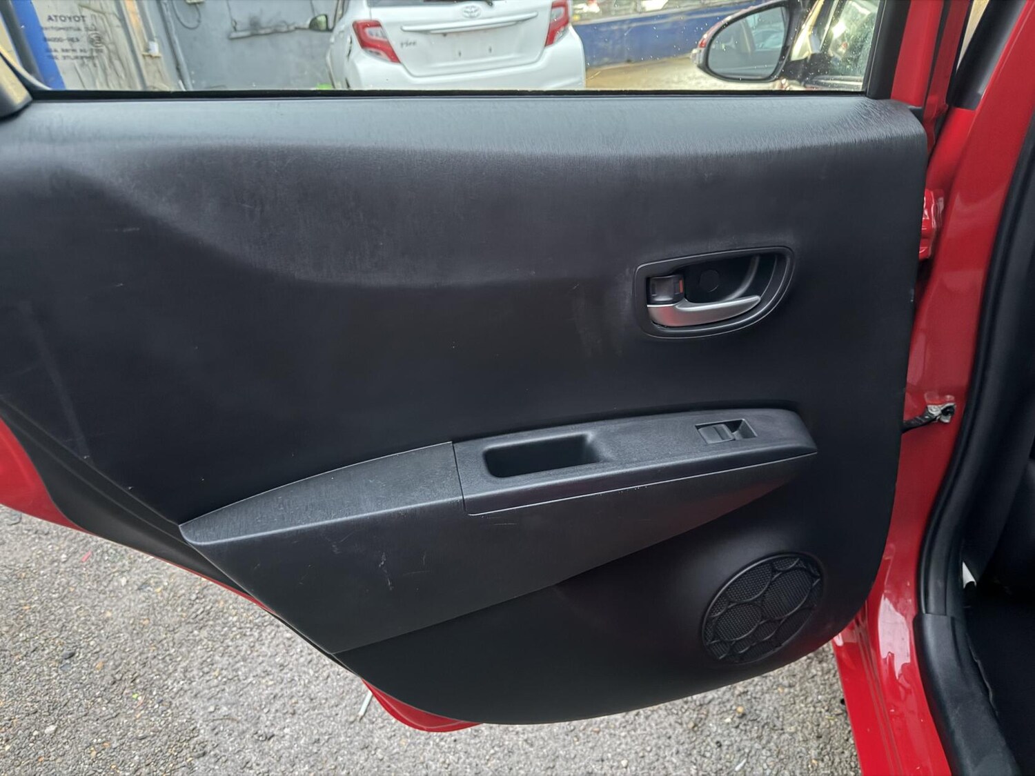 Used Toyota Yaris 2014 for sale - 76762215: Photo 28