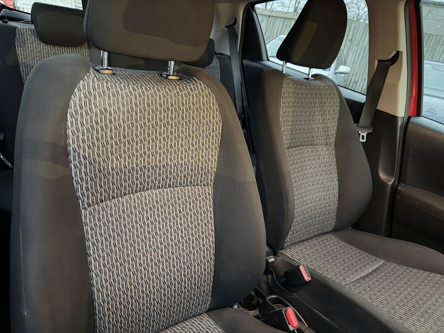 Used Toyota Yaris 2014 for sale - 76762215: Photo 37