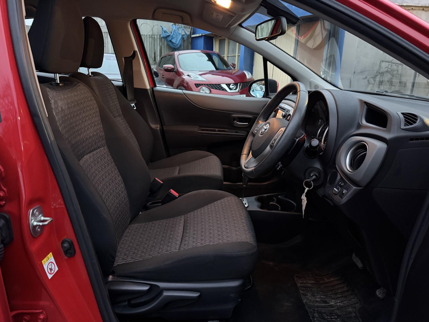 Used Toyota Yaris 2014 for sale - 76762215: Photo 38