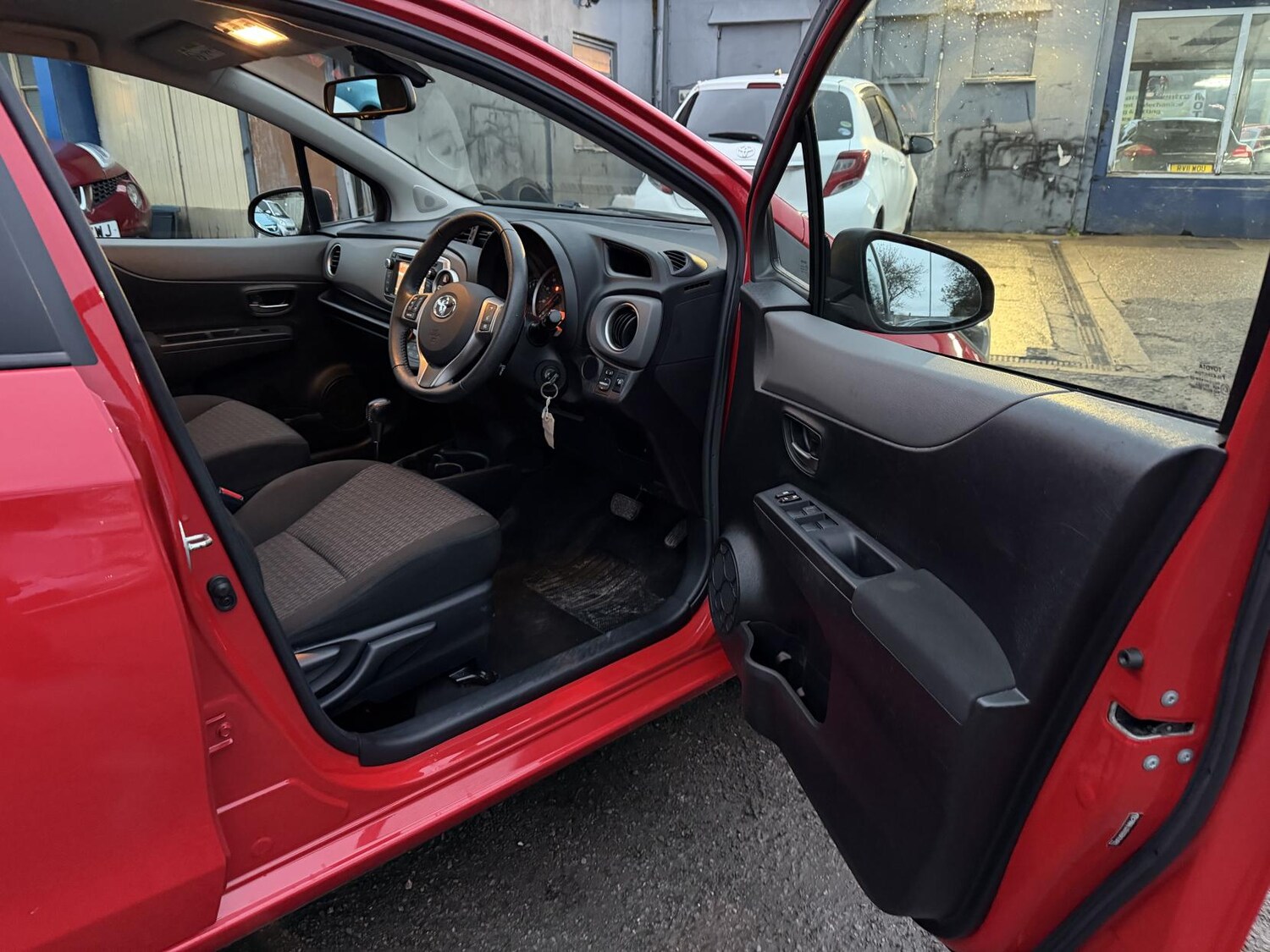 Used Toyota Yaris 2014 for sale - 76762215: Photo 39