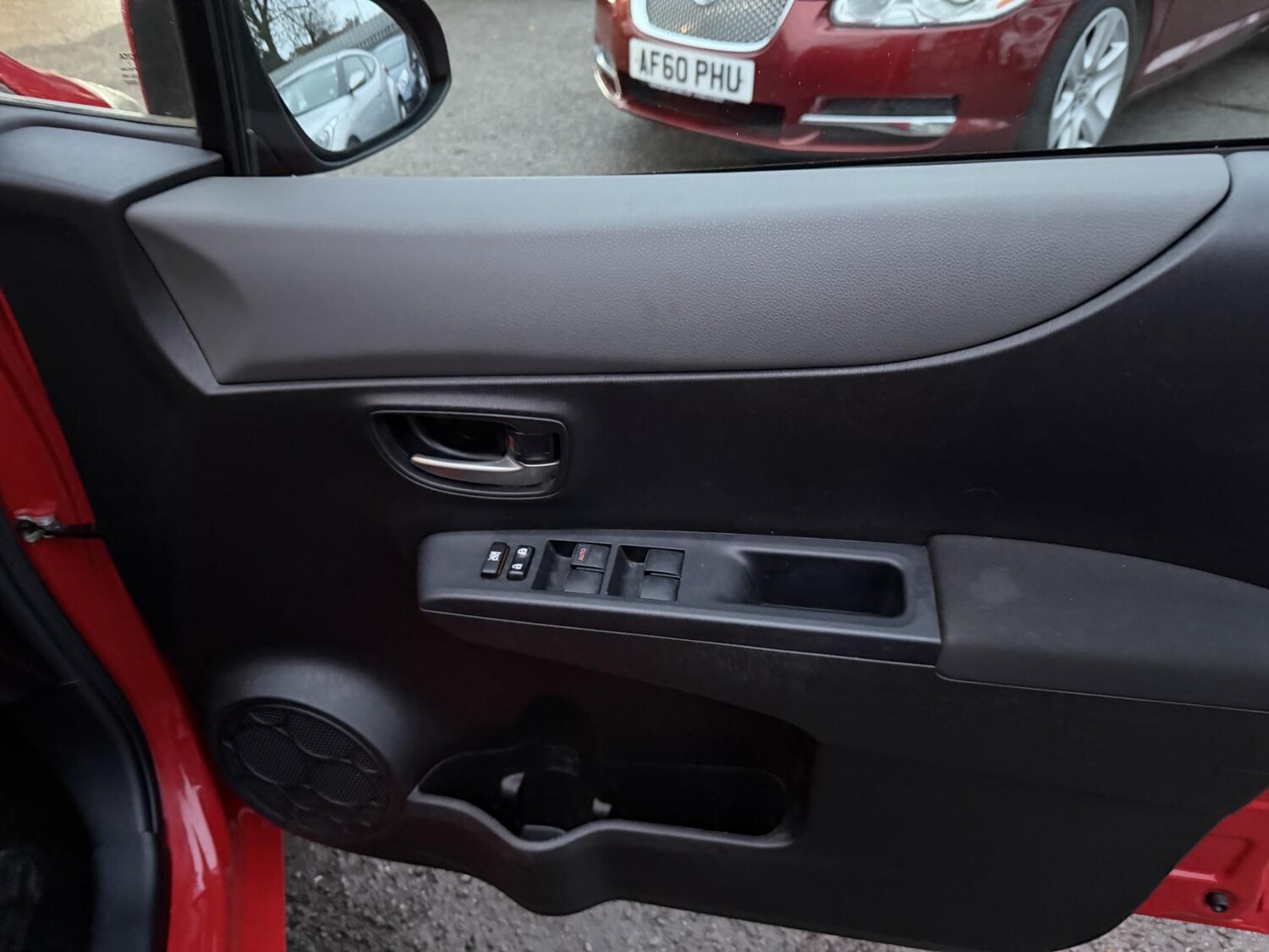 Used Toyota Yaris 2014 for sale - 76762215: Photo 41