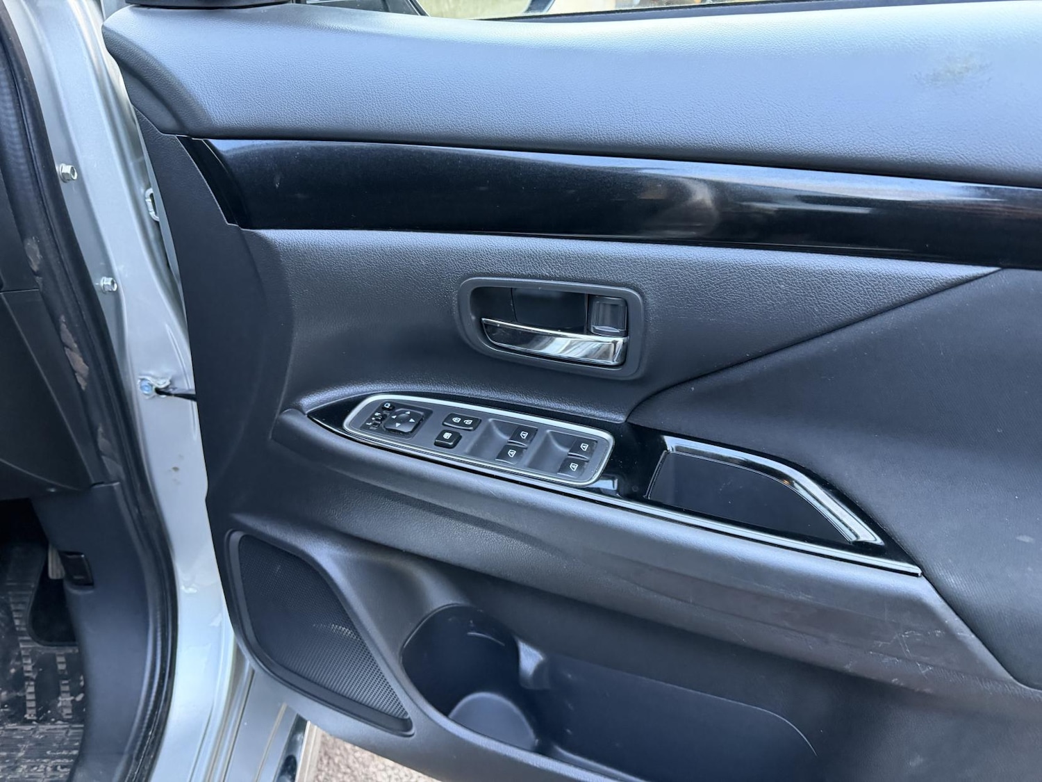 Used Mitsubishi Outlander 2020 for sale - 77264771: Photo 28