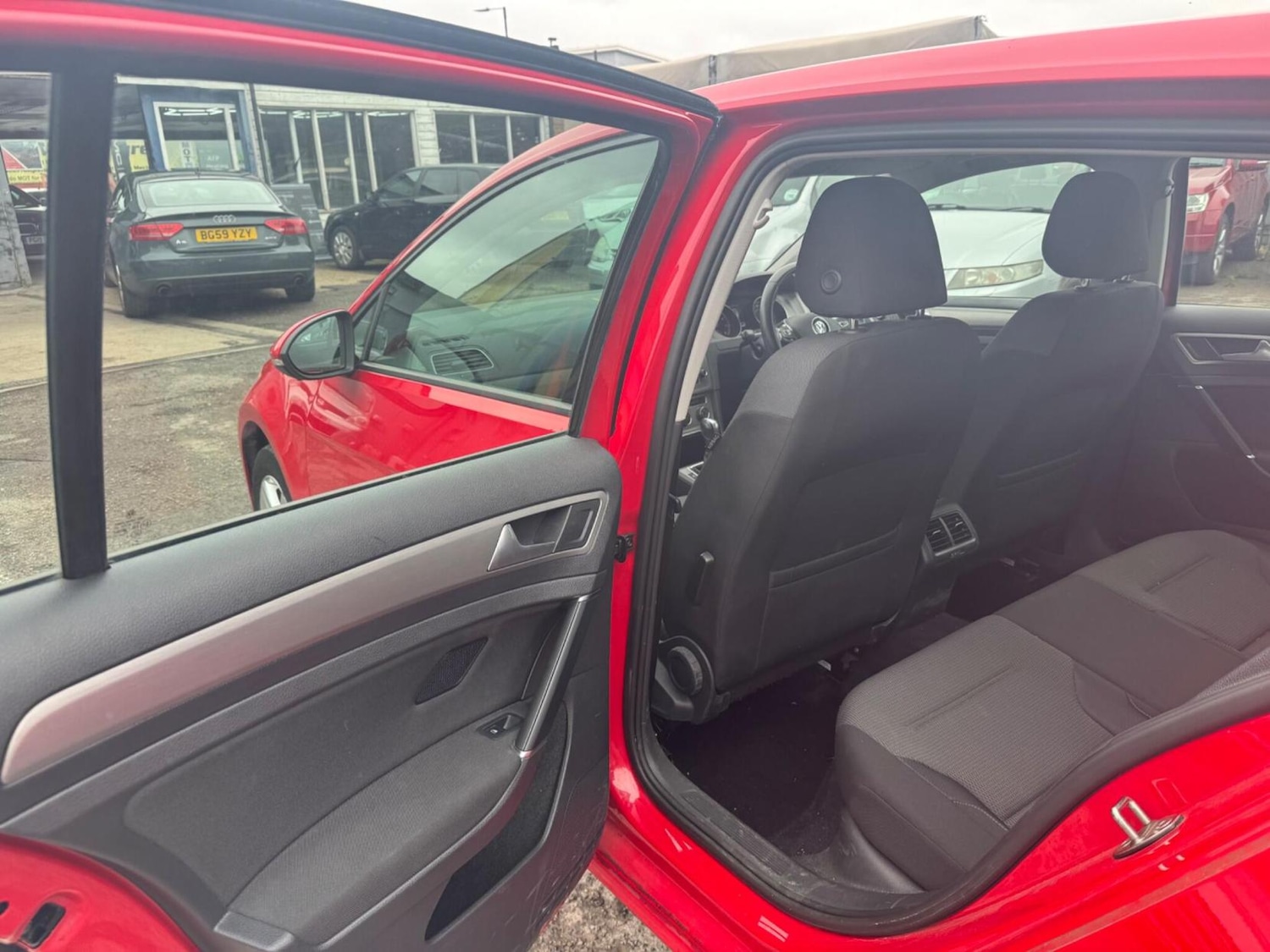 Used Volkswagen Golf 2015 for sale - 76762212: Photo 21