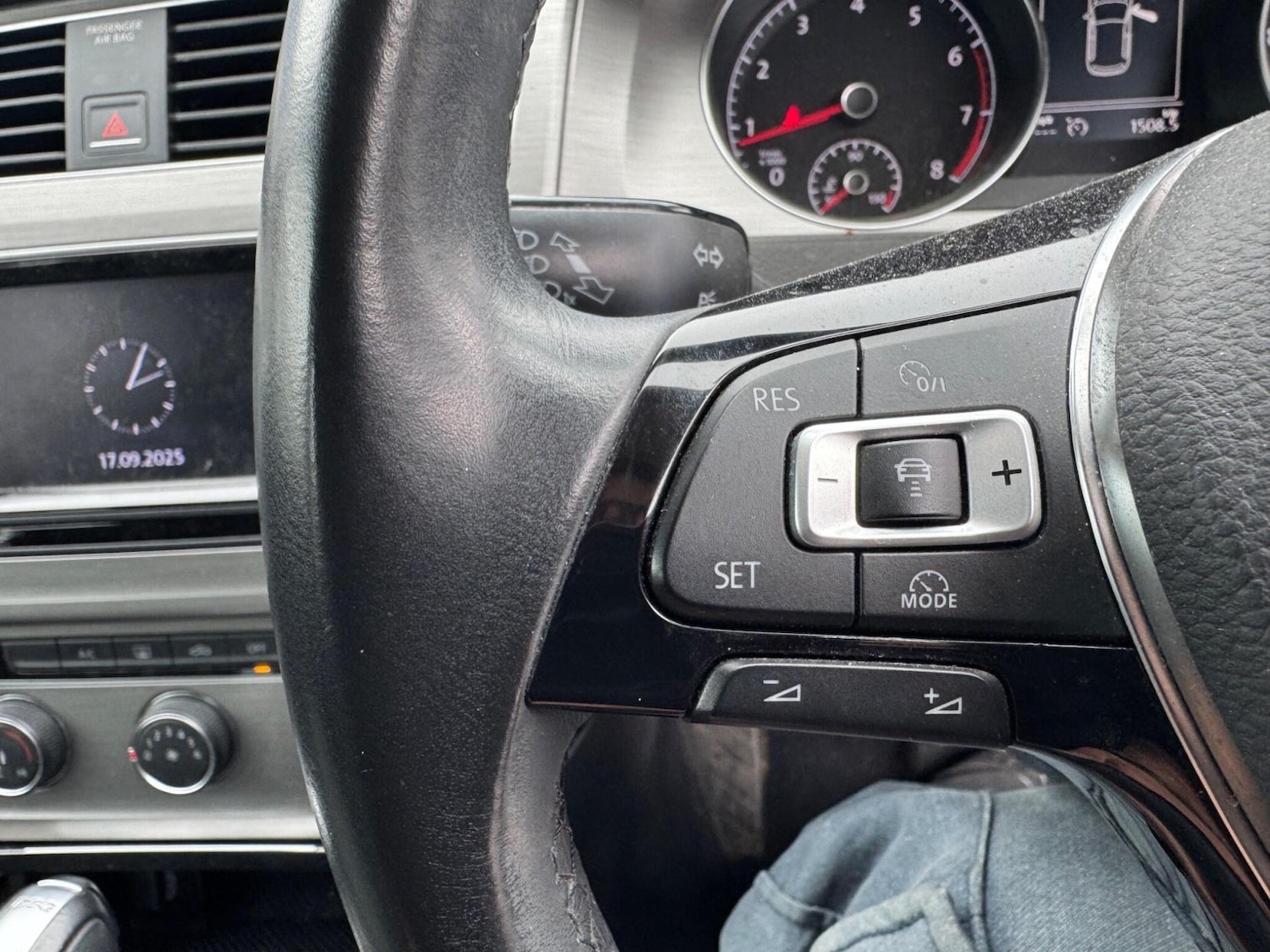 Used Volkswagen Golf 2015 for sale - 76762212: Photo 41