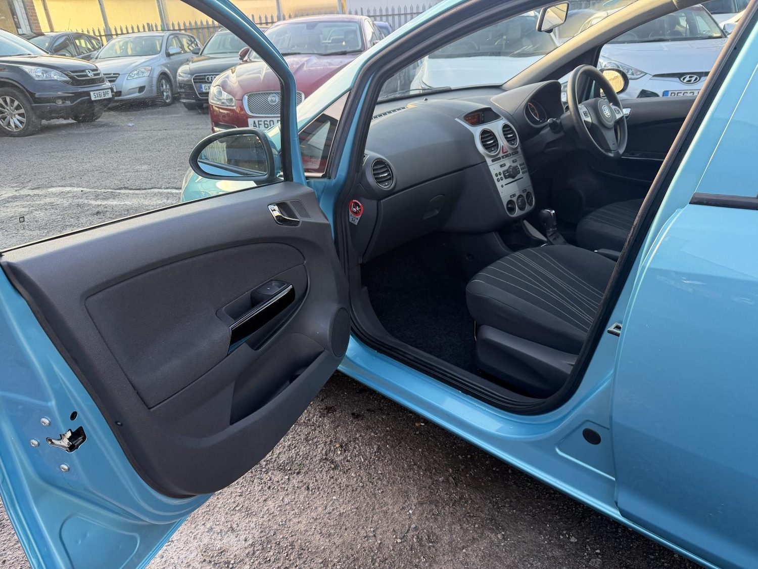 Used Vauxhall Corsa 2010 for sale - 76762216: Photo 32