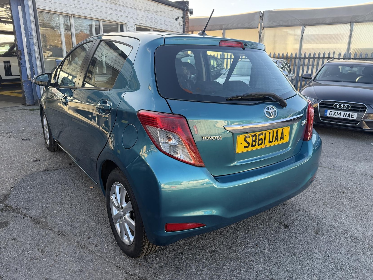 Used Toyota Yaris 2012 for sale - 76762228: Photo 11