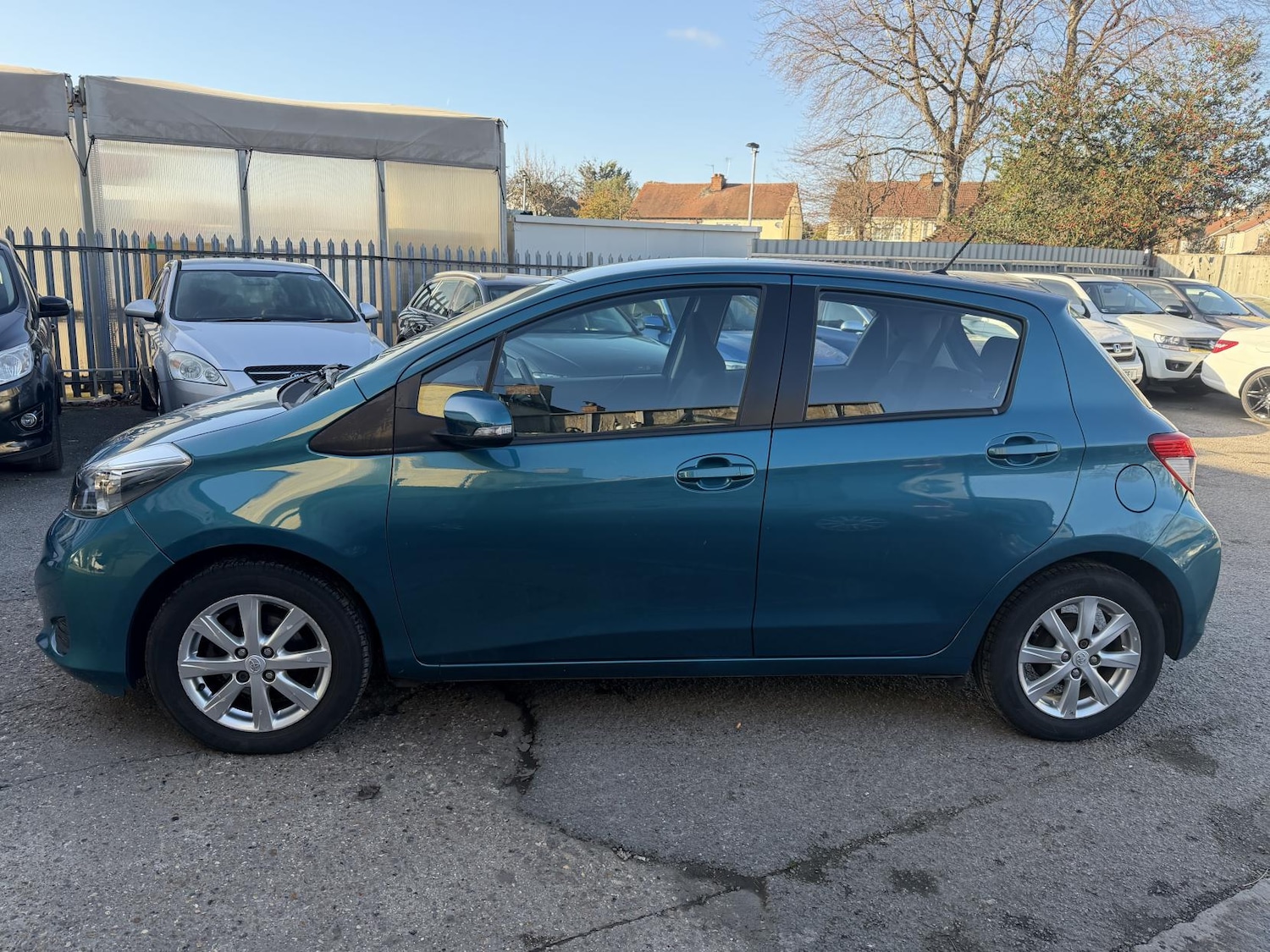 Used Toyota Yaris 2012 for sale - 76762228: Photo 12