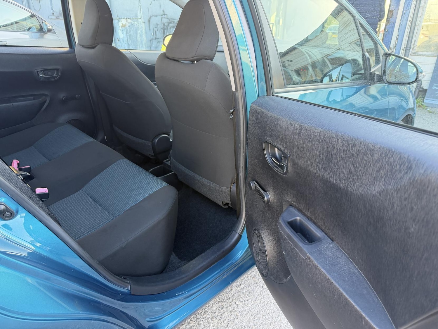 Used Toyota Yaris 2012 for sale - 76762228: Photo 13