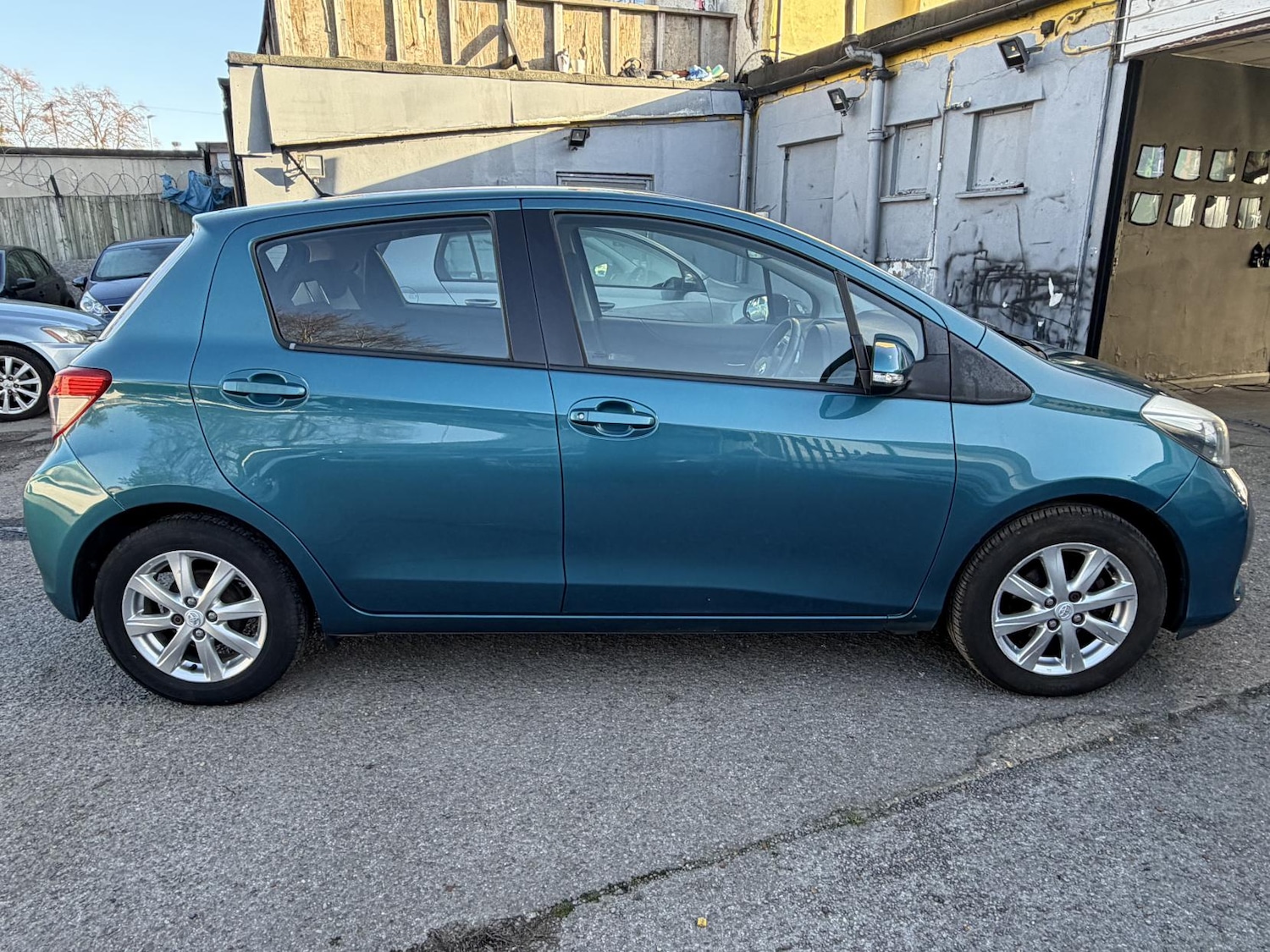 Used Toyota Yaris 2012 for sale - 76762228: Photo 14