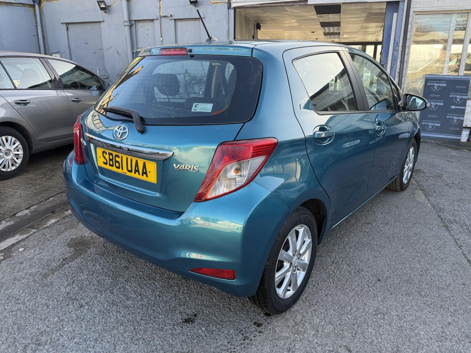 Used Toyota Yaris 2012 for sale - 76762228: Photo 15