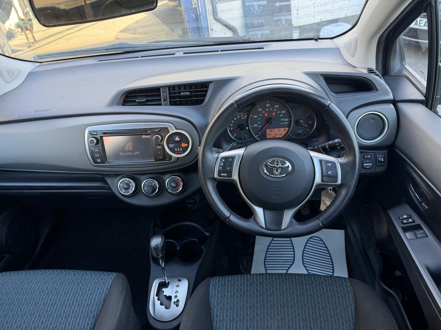 Used Toyota Yaris 2012 for sale - 76762228: Photo 19