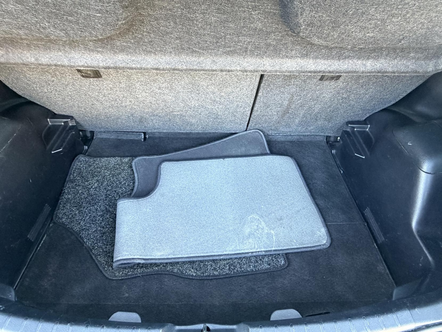 Used Toyota Yaris 2012 for sale - 76762228: Photo 23