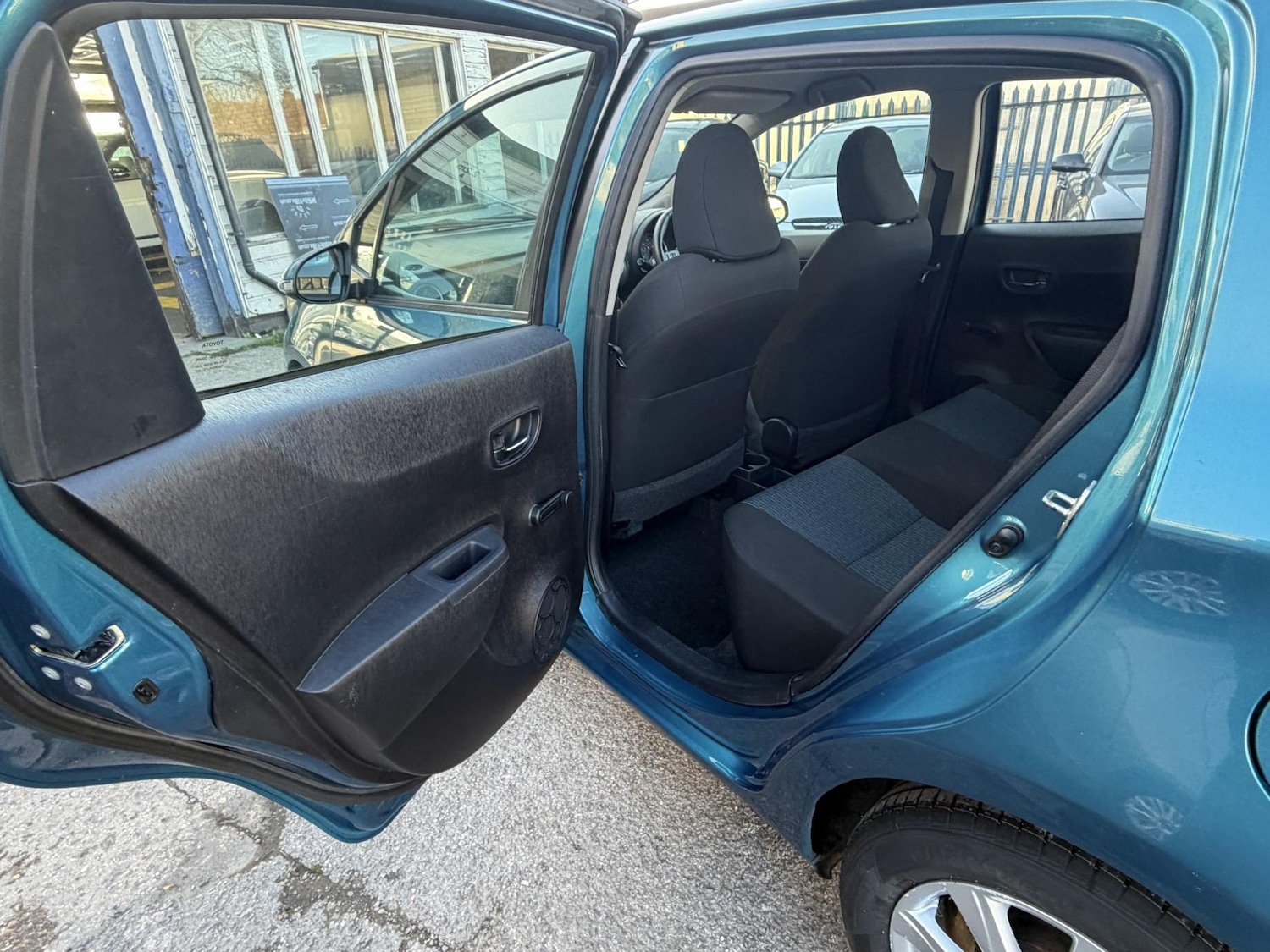 Used Toyota Yaris 2012 for sale - 76762228: Photo 26