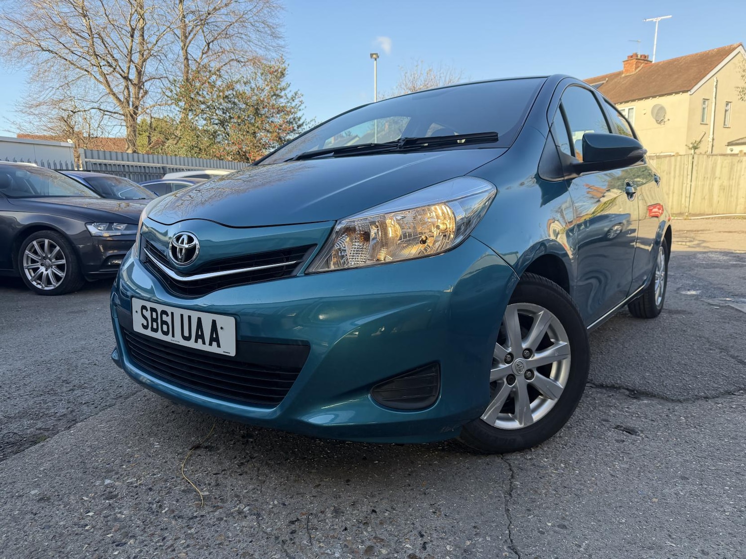 Used Toyota Yaris 2012 for sale - 76762228: Photo 3