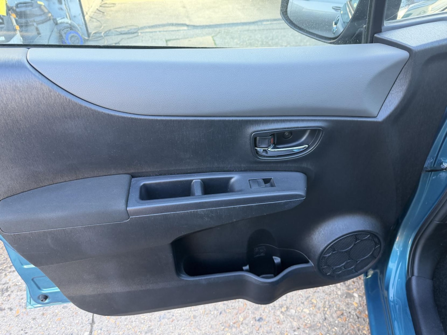 Used Toyota Yaris 2012 for sale - 76762228: Photo 34