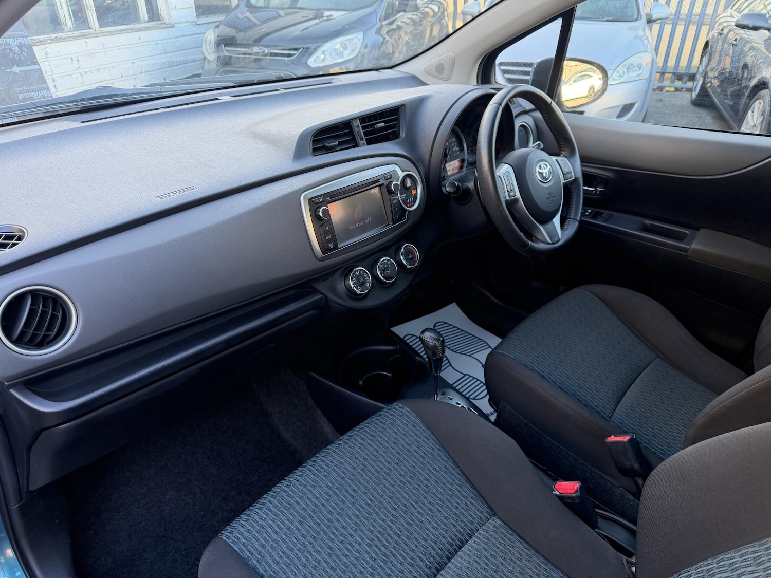 Used Toyota Yaris 2012 for sale - 76762228: Photo 35