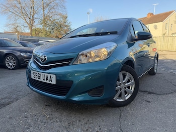Used Toyota Yaris 2012 for sale - 76762228: Photo