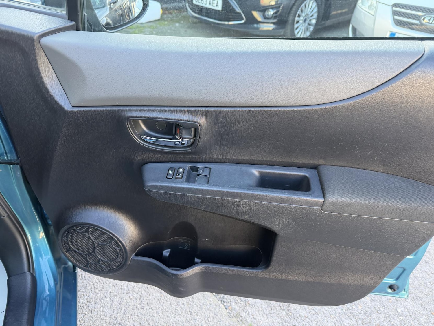 Used Toyota Yaris 2012 for sale - 76762228: Photo 41