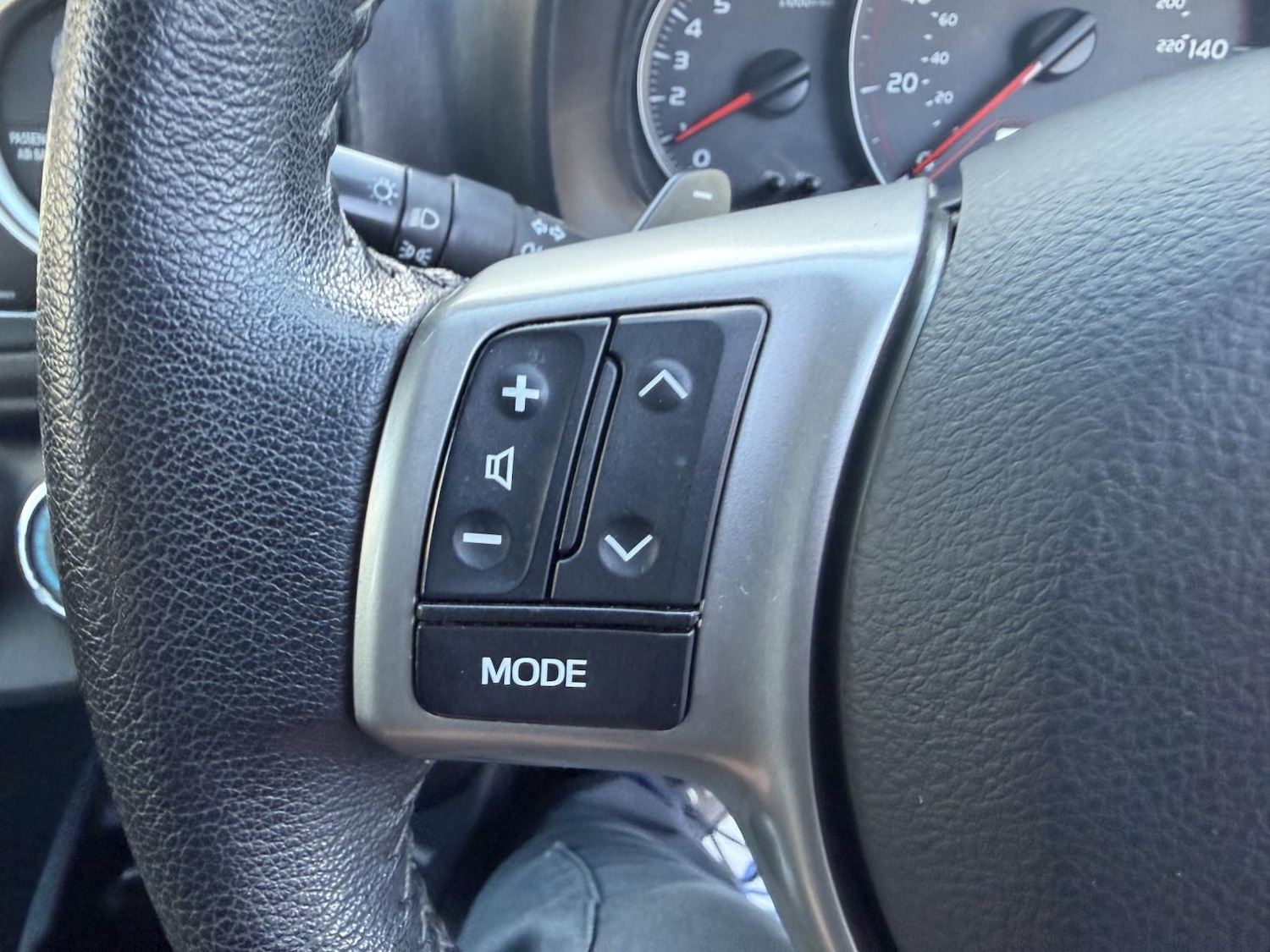 Used Toyota Yaris 2012 for sale - 76762228: Photo 43