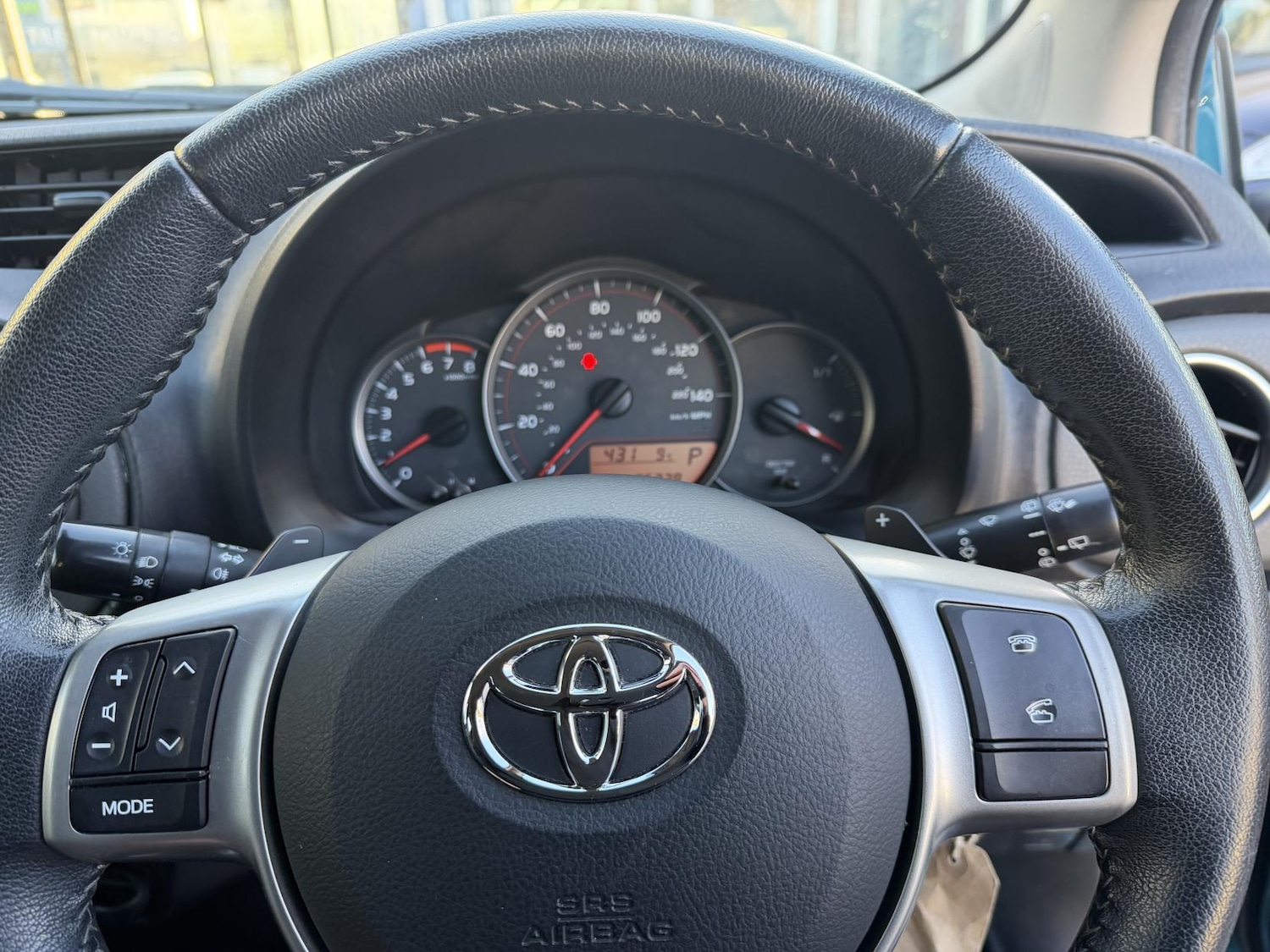 Used Toyota Yaris 2012 for sale - 76762228: Photo 47