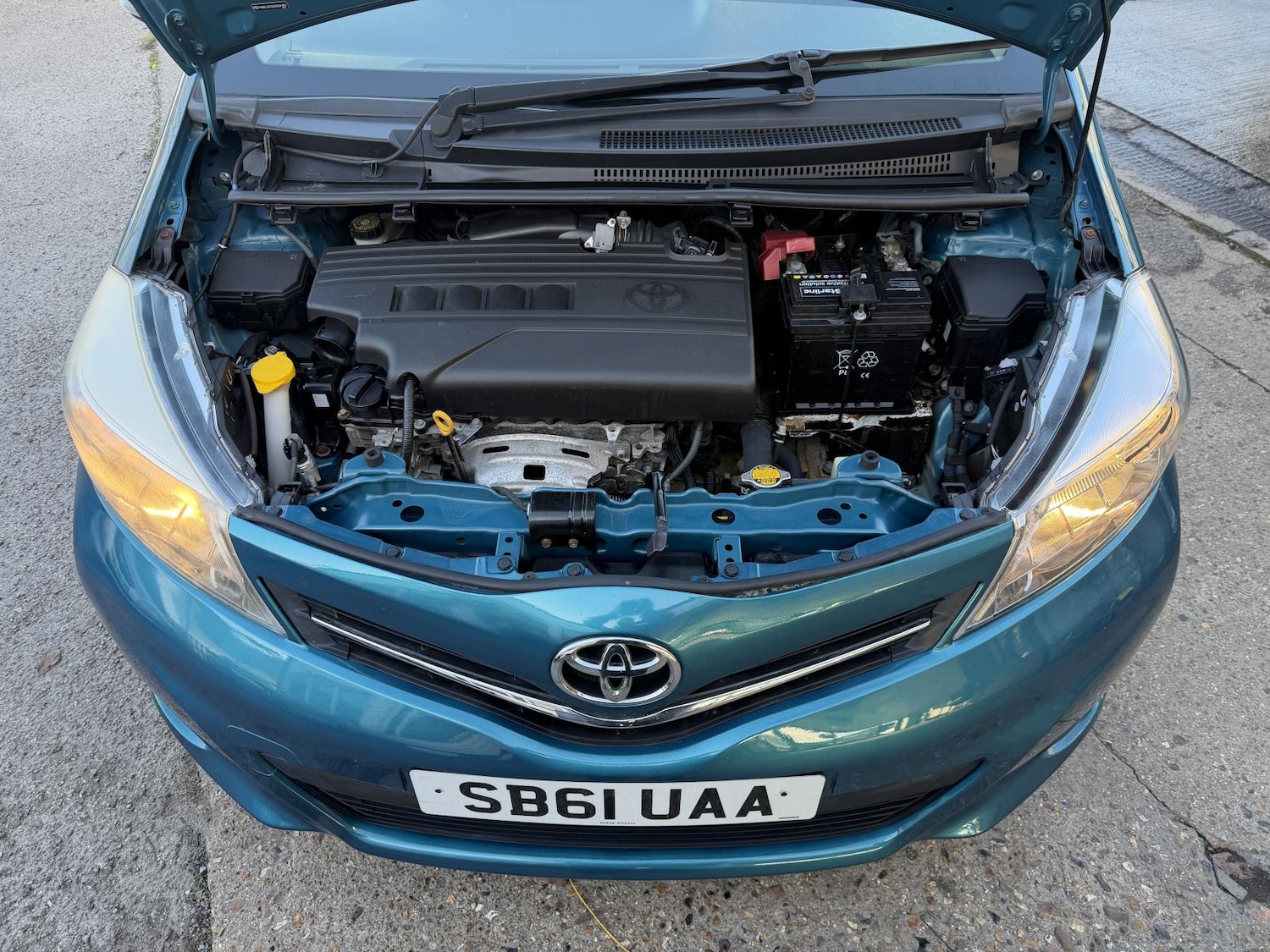 Used Toyota Yaris 2012 for sale - 76762228: Photo 65