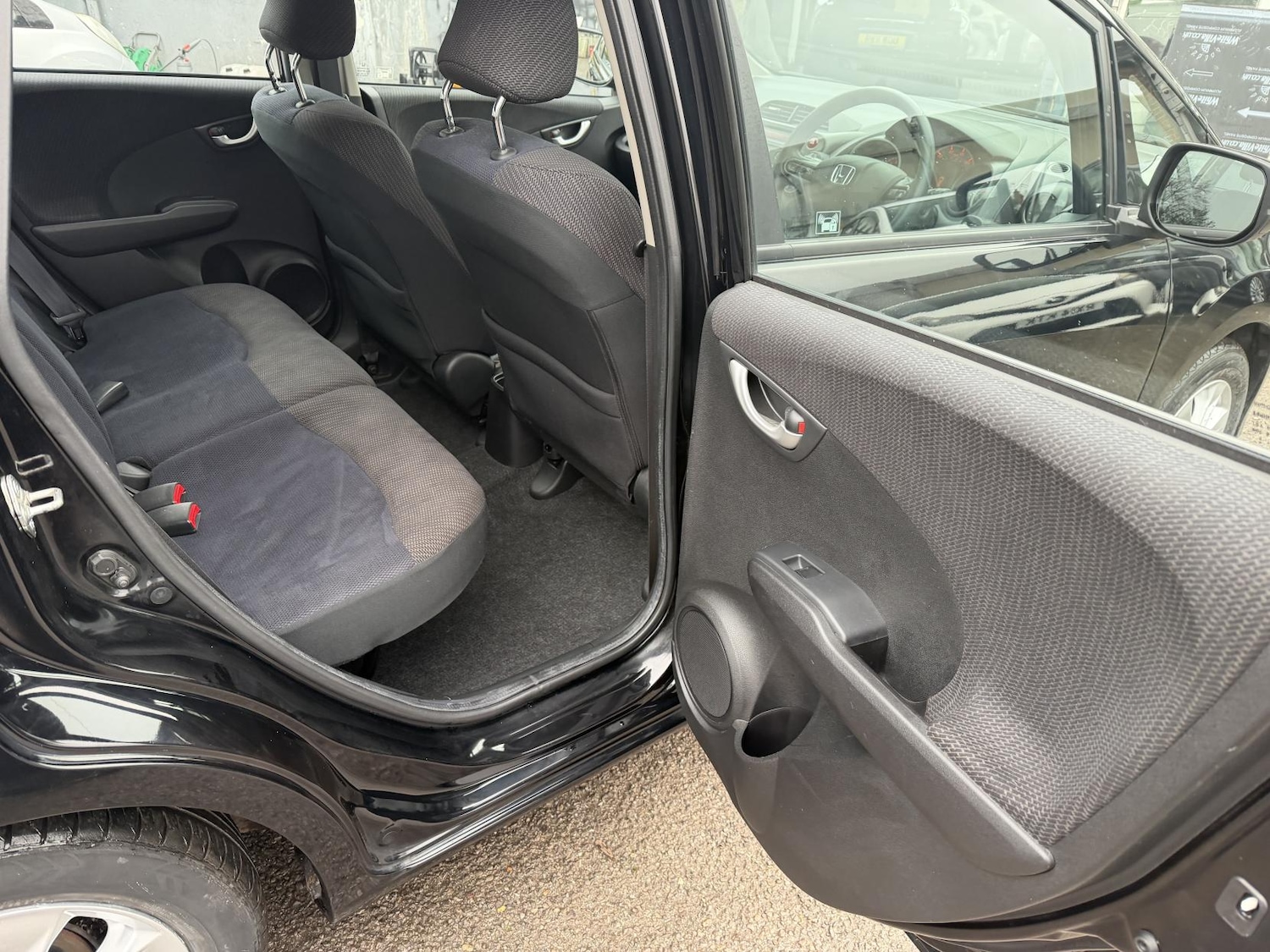 Used Honda Jazz 2011 for sale - 76971778: Photo 15