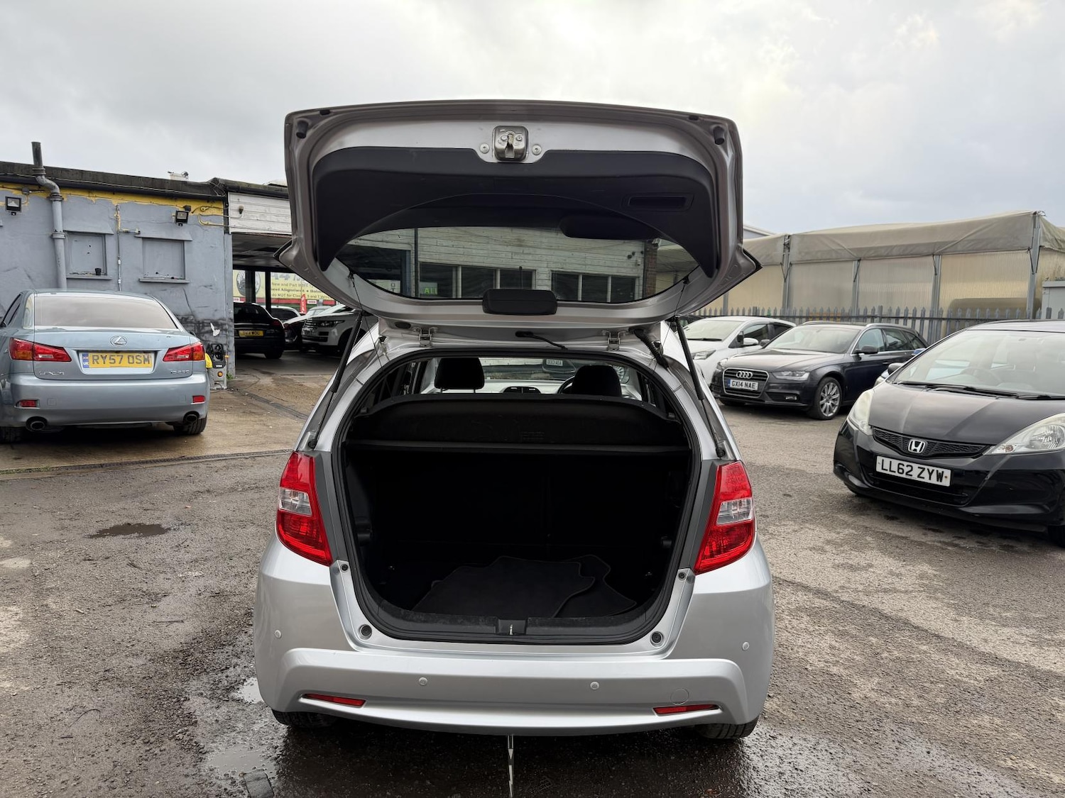 Used Honda Jazz 2014 for sale - 76948938: Photo 20