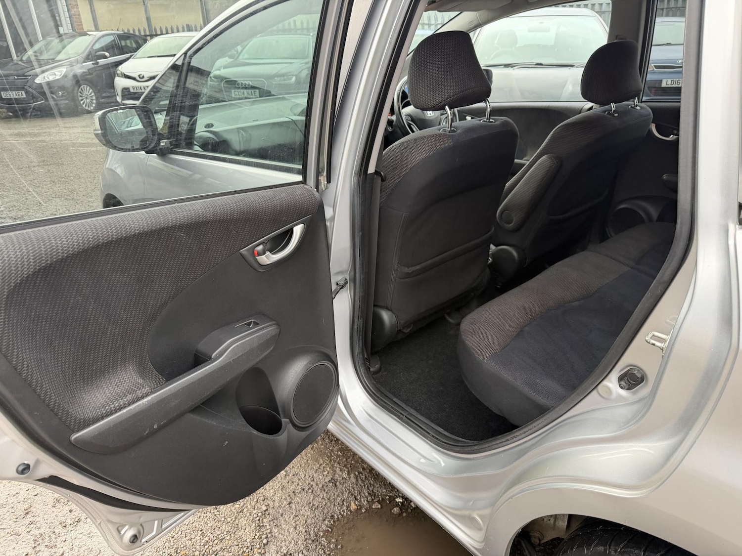 Used Honda Jazz 2014 for sale - 76948938: Photo 23