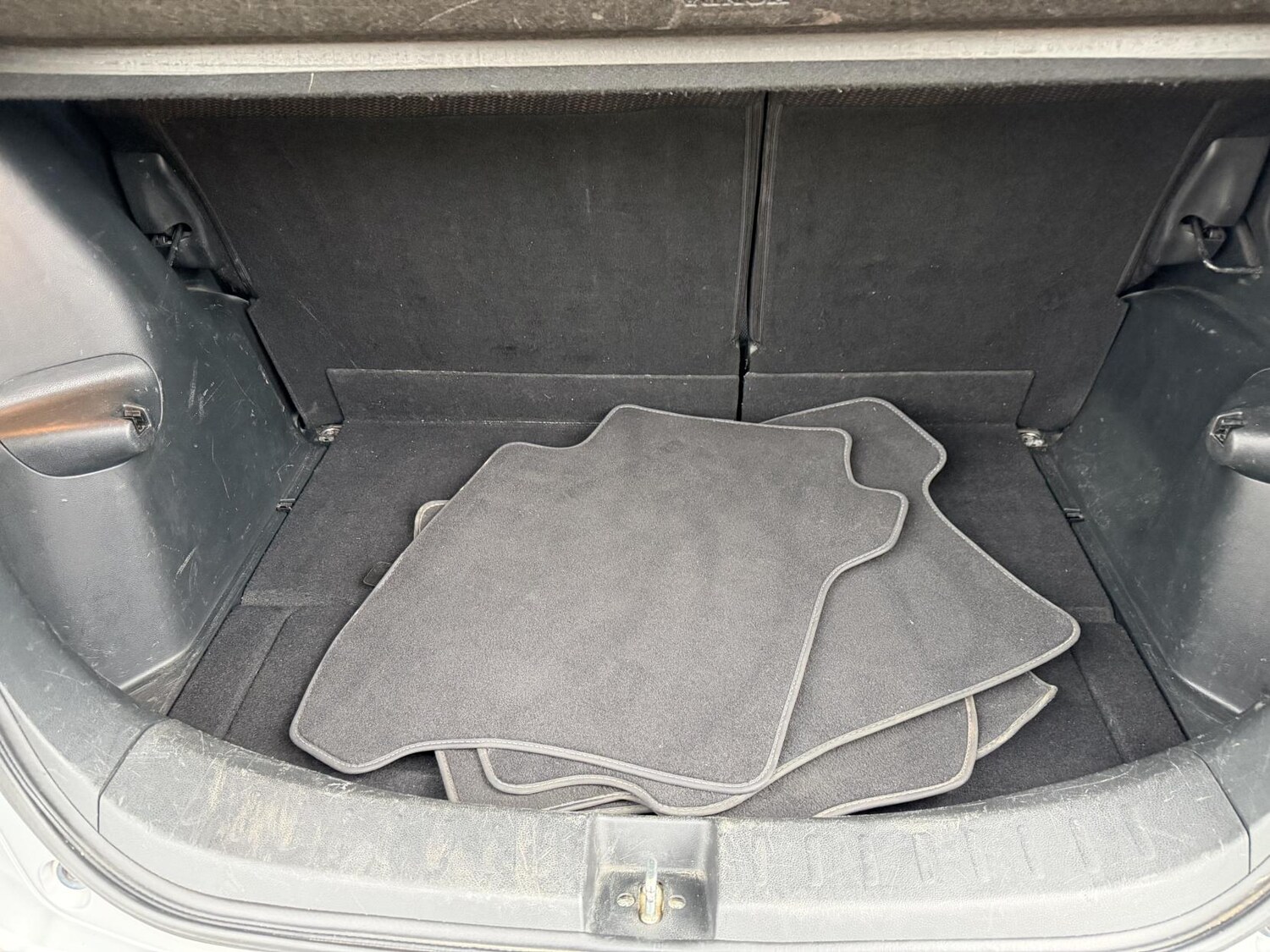 Used Honda Jazz 2014 for sale - 76948938: Photo 25