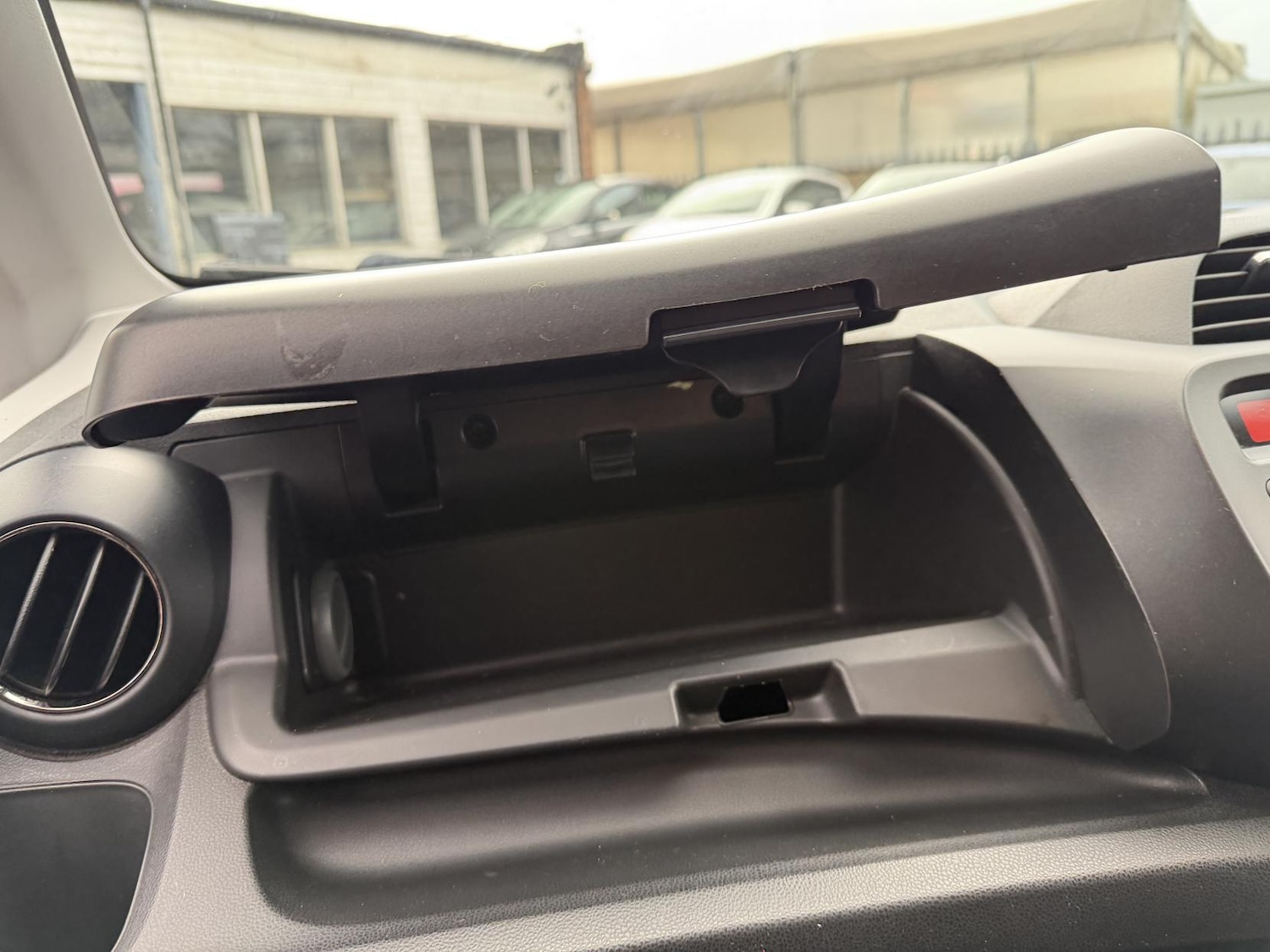 Used Honda Jazz 2014 for sale - 76948938: Photo 40