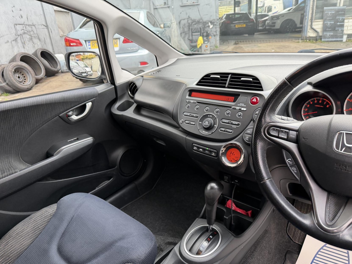 Used Honda Jazz 2014 for sale - 76948938: Photo 43